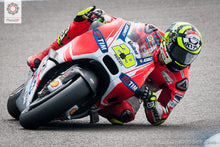 Load image into Gallery viewer, New Ducati MotoGP Andrea Iannone #29 Diecast Motorcycle Model Desmosedici  Bike 1:18 By Maisto