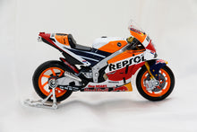 Load image into Gallery viewer, New Honda MotoGP Dani Pedrosa #26 Diecast Motorcycle Model Bike 1:18 By Maisto