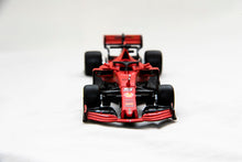 Load image into Gallery viewer, New Formula 1 Ferrari Sebastian Vettel #5 Car Model F1 Racing Driver Season 2016-2019 Hybrid 1:43